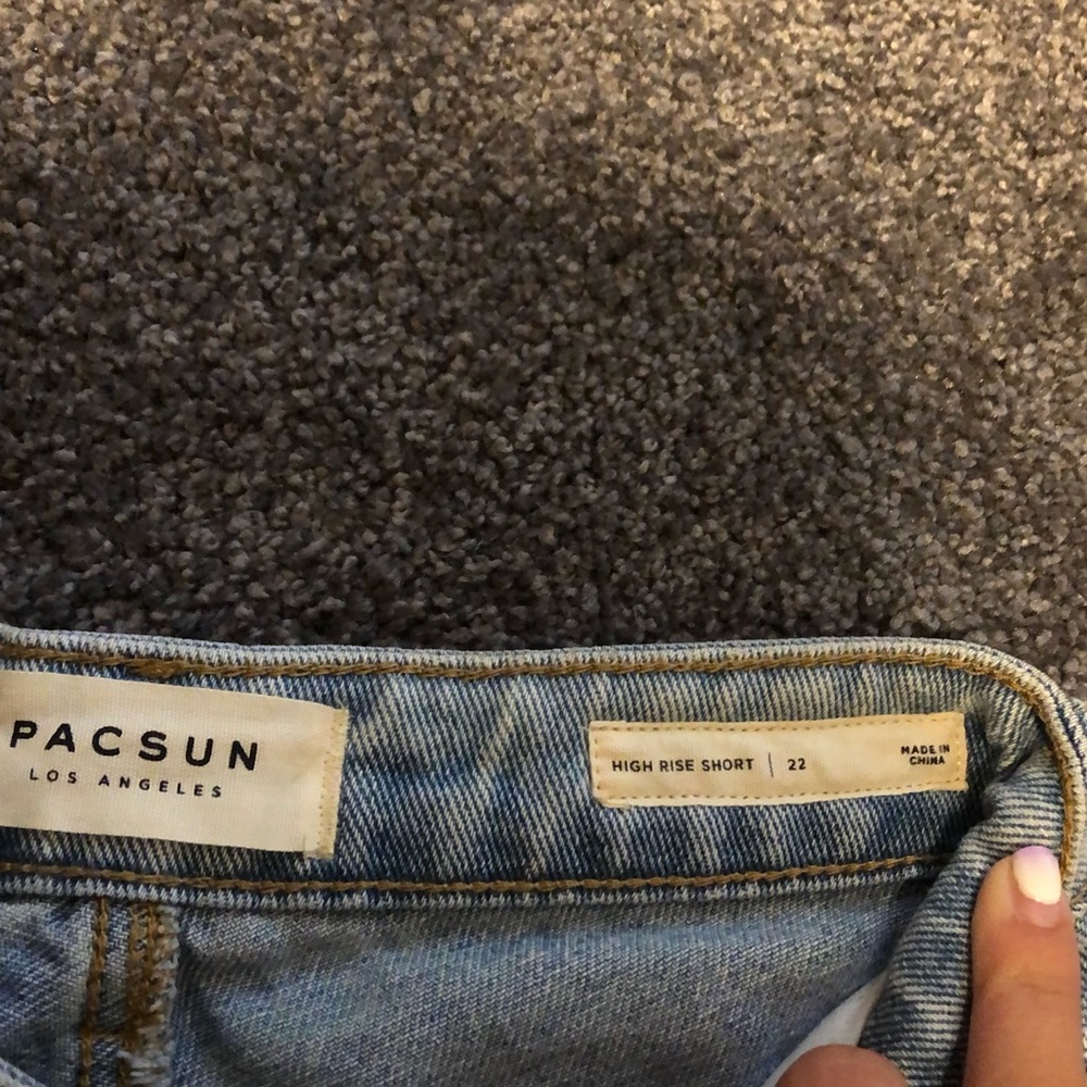 Shorts - Picture 2 of 3